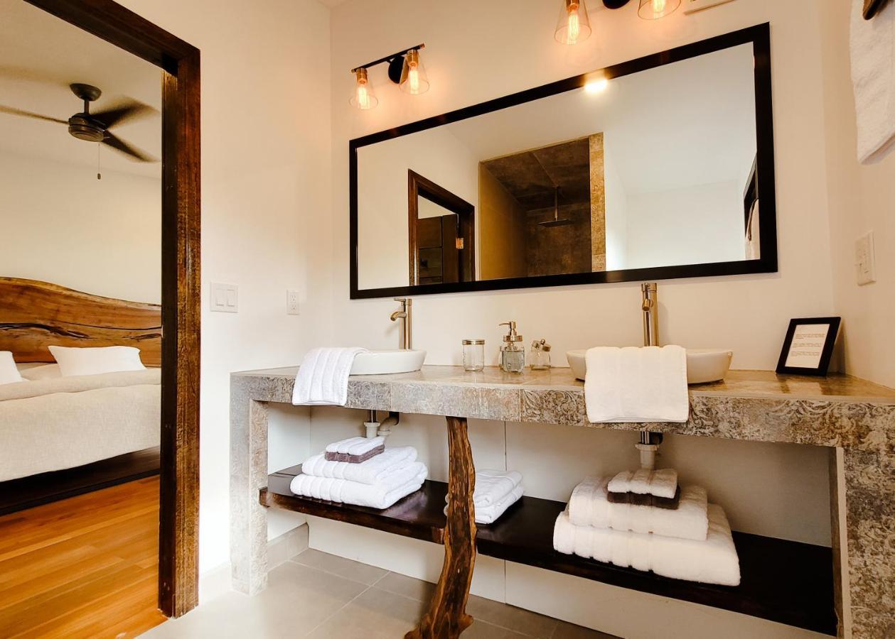 Yumas Riverfront Lodge San Ignacio Ngoại thất bức ảnh